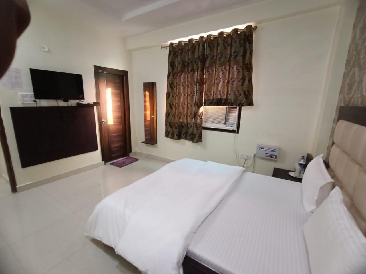 Mng Hotel Heritage Villa Kanpur Buitenkant foto